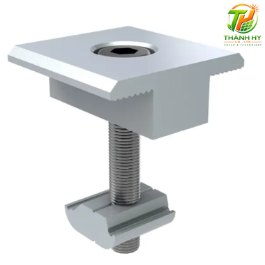 Kẹp giữa tấm pin năng lượng mặt trời